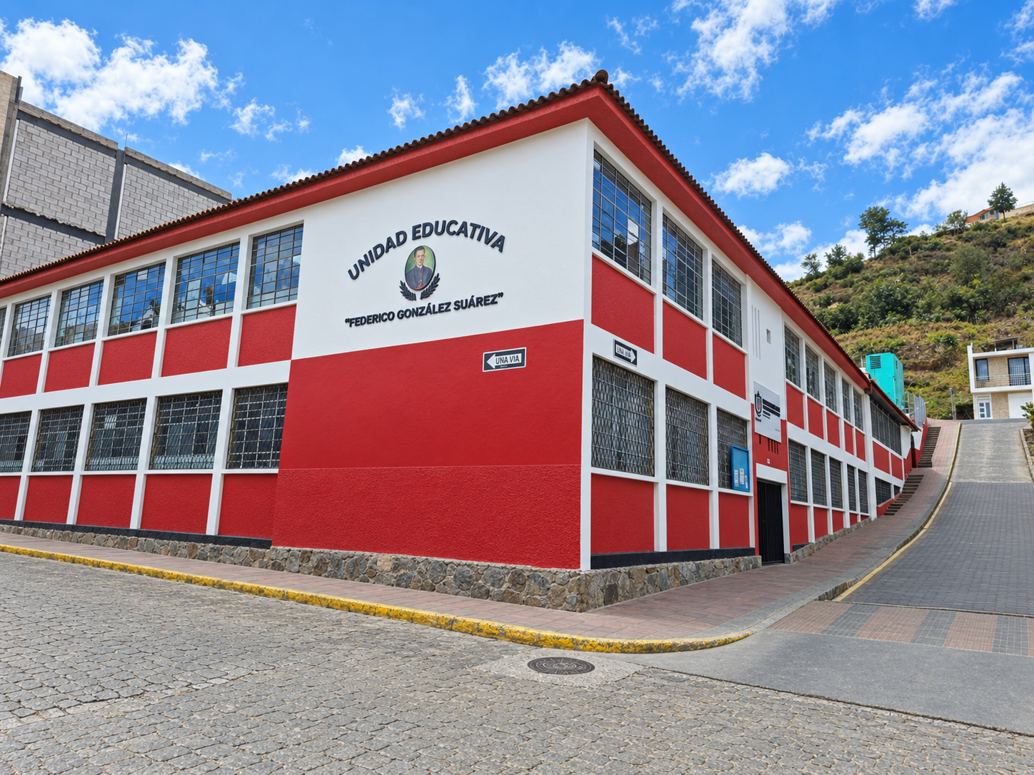 Fachada de la Unidad Educativa Federico González Suárez